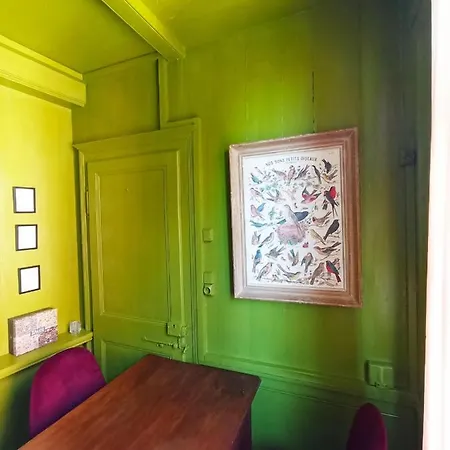 A Vol D'oiseau Проживание в семье