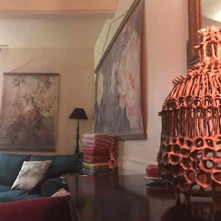 A Vol D'oiseau Проживание в семье