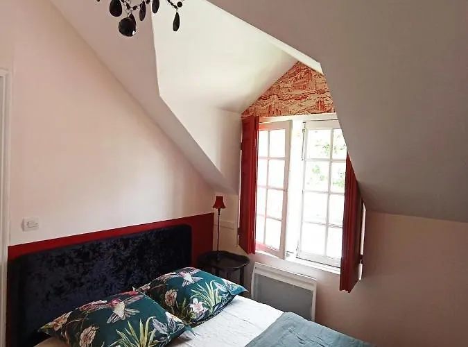 A Vol D'oiseau Ονφλέρ